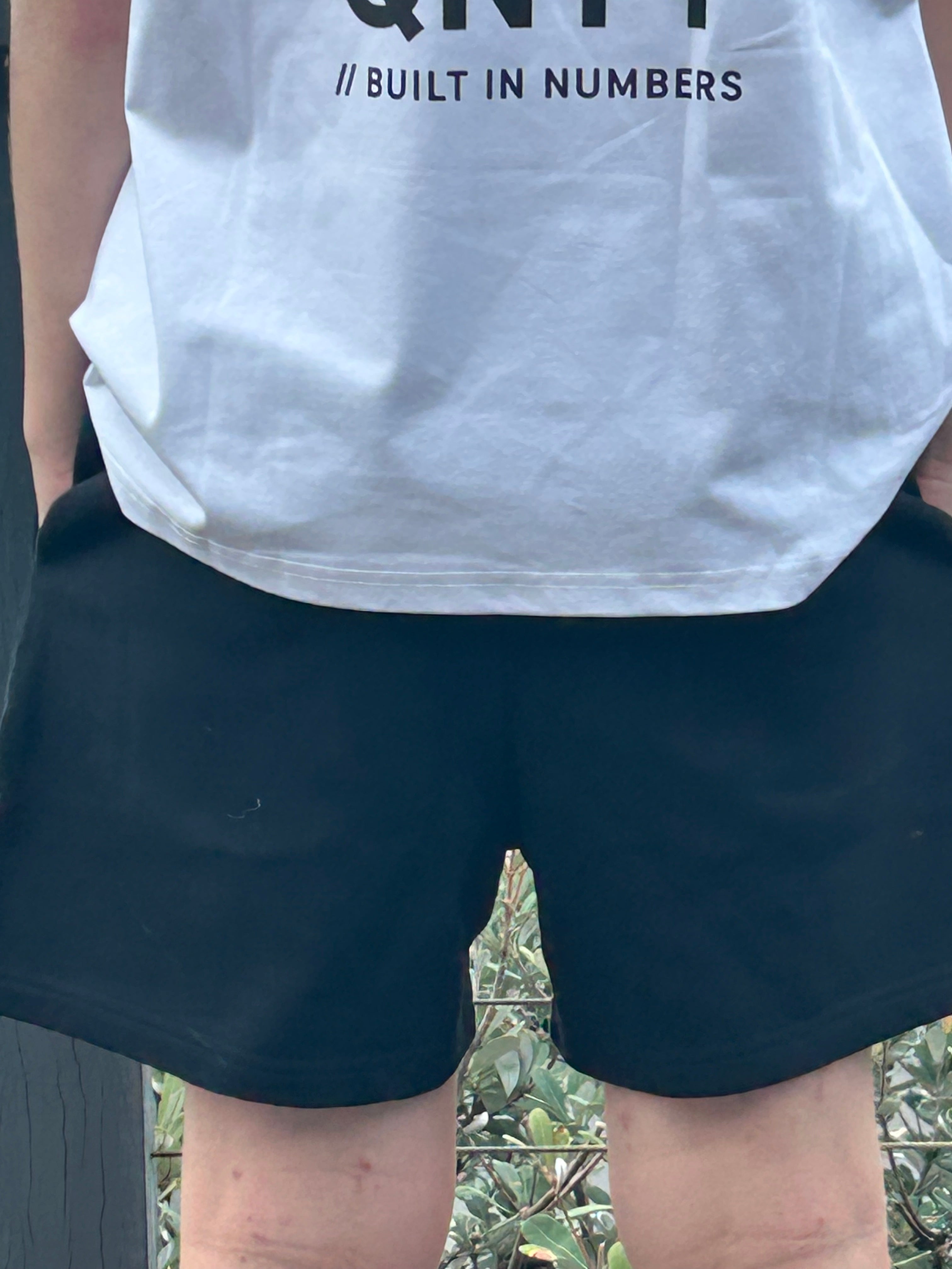 QNTY Heavyweight Fleece Loose Fit Shorts